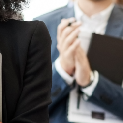 Picture of Employee's applauding, employee engagement header image