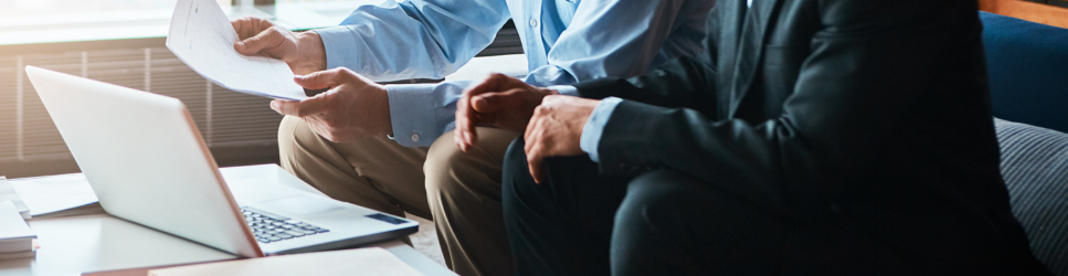 Image of someone giving ilegal advice in an informal setting