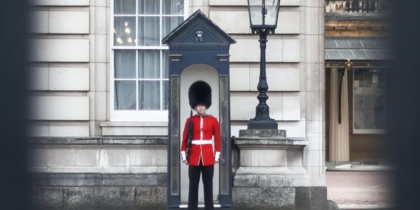 Buckingham Palace kutan ural MZPwImQUDM0 unsplash