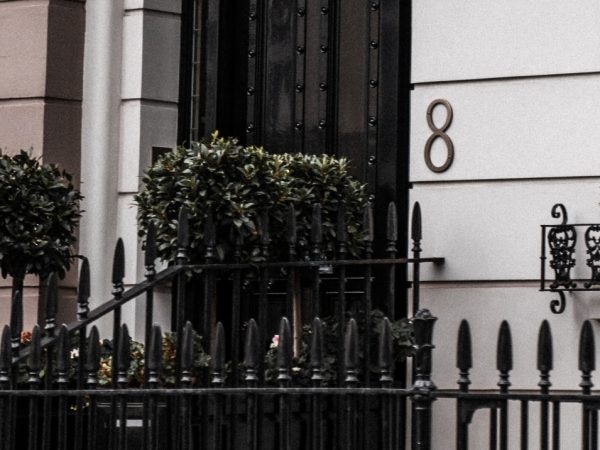 Can a Landlord recover legal costs through a service charge ‘sweeper’ clause?